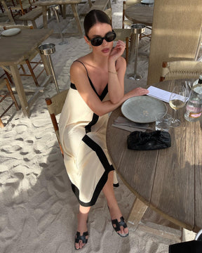 Vestido Feminino Longo em Decote V - Nicolette