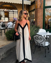 Vestido Feminino Longo em Decote V - Nicolette