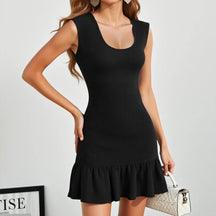 Vestido Curto com Decote Redondo - Wendoline