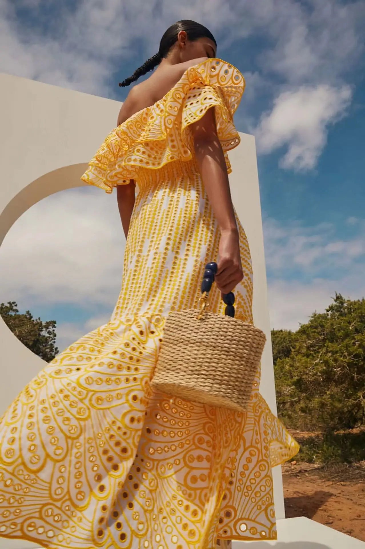 Vestido Feminino Midi em Renda Delicado e Versátil - Agnes