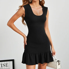 Vestido Curto com Decote Redondo - Wendoline