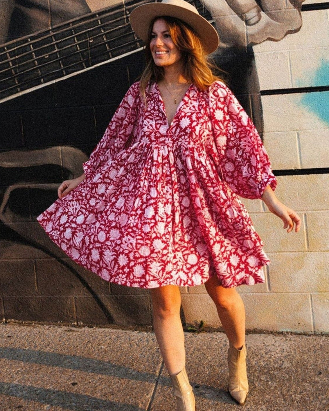 Vestido Curto Solto Estampado de Meia Manga Floral - Mirela